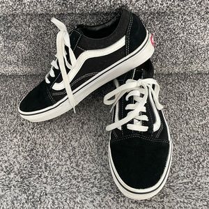 Vans Old Skool Shoe - Black and White Size 7.5